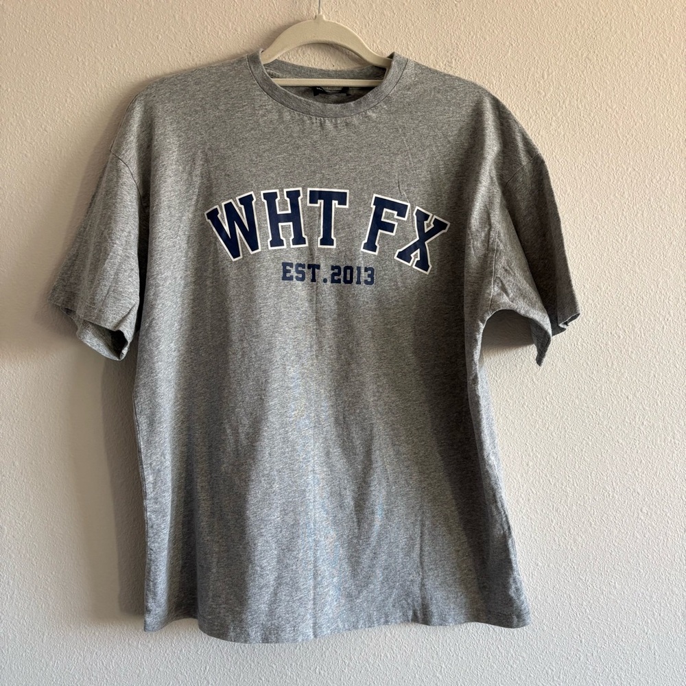 White Fox Boutique T-Shirt Crewneck Short-Sleeve Baby Tee Women’s S/M Grey